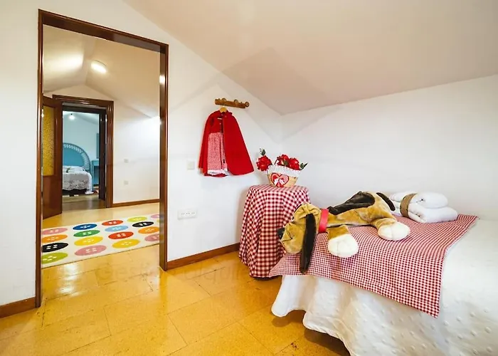 La Huertina De Granda Candanal (Costa Verde)